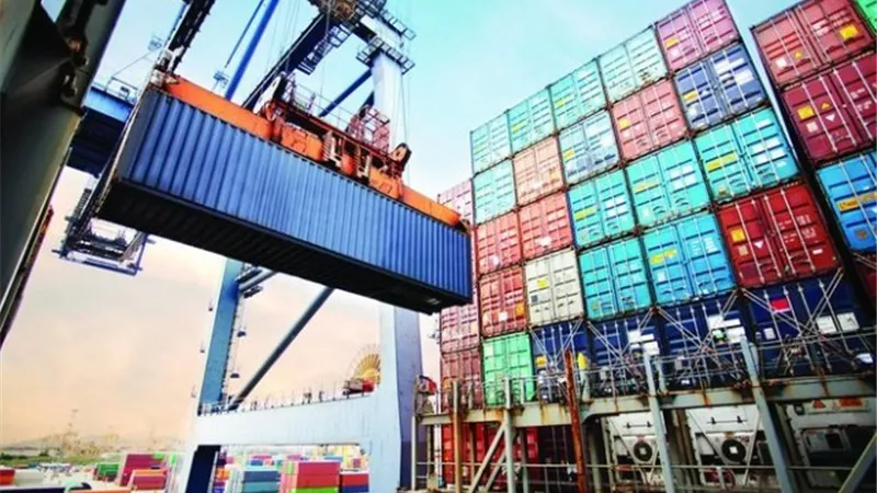 بالإنفوجراف/ 28 تريليون دولار.. حجم التجارة العالمية المتوقع فى2021 بزيادة 23%