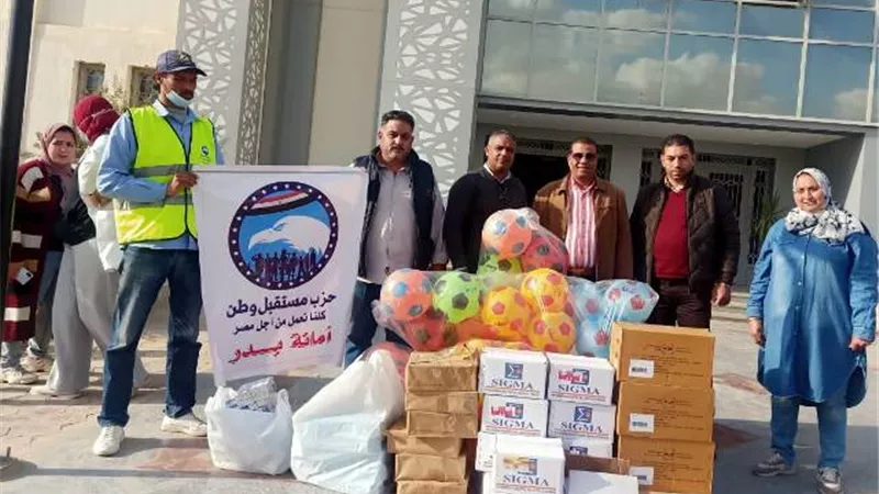 مستقبل وطن بدر يتبرع بـ1200عبوة علاج لمرضى أطفال مستشفى حلوان الجامعى.. بالصور