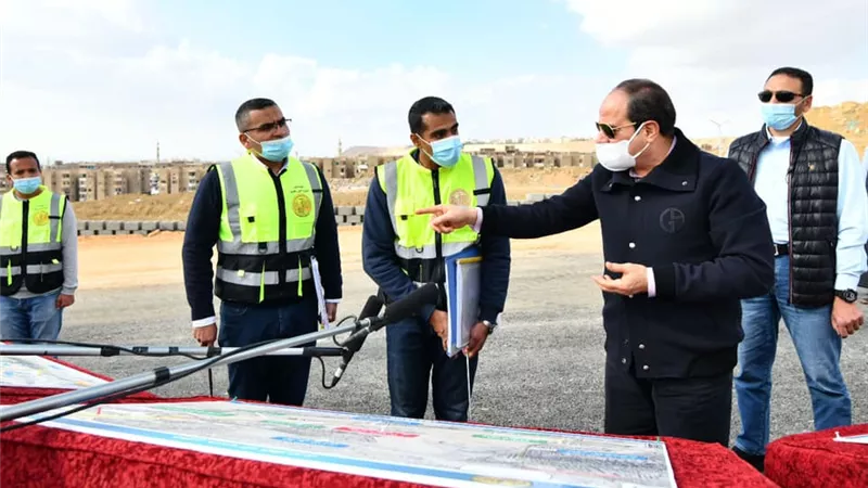 الرئيس السيسي يتفقد تطوير القاهرة التاريخية وعدد من الطرق والمحاور