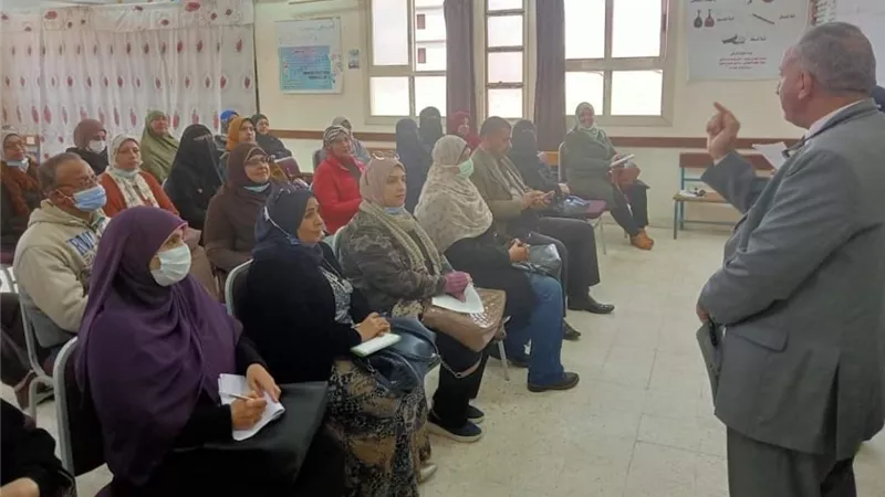 تدريبات مكثفة لمديري ووكلاء مدارس دمياط في أيام العطلات..صور