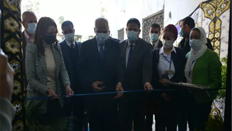 محافظ الجيزة يتابع انطلاق الحملة القومية للتطعيم ضد شلل الاطفال بمدينة العمال