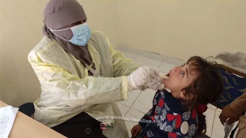 الكشف الطبي على 1537 متردداً على قافلة حياة كريمة بقرية 83 بالحامول وتلقي 700 مواطن لقاح كورونا
