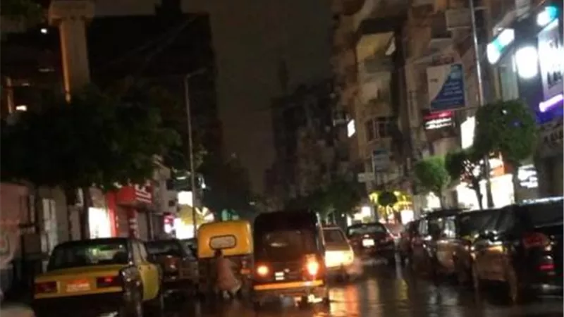 غرق طريق الكورنيش ومدخل الصحراوى بسبب الامطار فى الاسكندرية