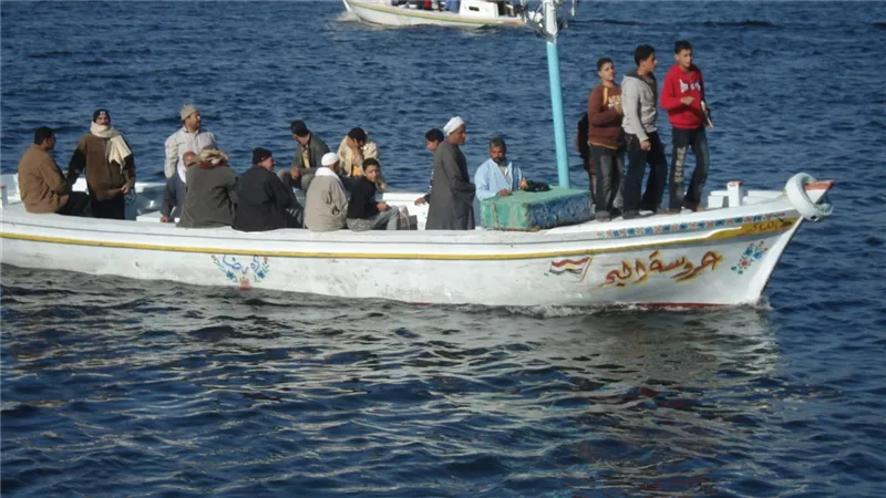 إيقاف التعديات النهرية بكفرالشيخ التي تنقل المواطنين في نهرل النيل
