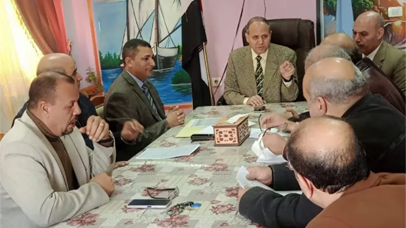 وكيل تعليم كفر الشيخ يوجه بشرح ومناقشة المهام الادائية للصف الرابع الابتدائي