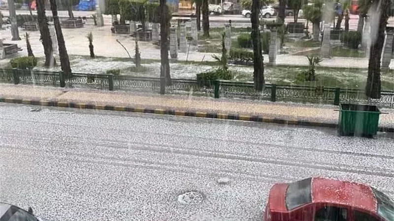 امطار غزيرة وثلوج بالمنشية في الأسكندرية..صور