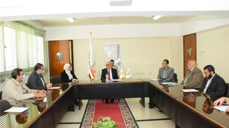 رئيس جامعة أسيوط يترأس مجلس كلية الحاسبات والمعلومات لمناقشة إنشاء اللجنة الترشيحية لعمادة الكلية