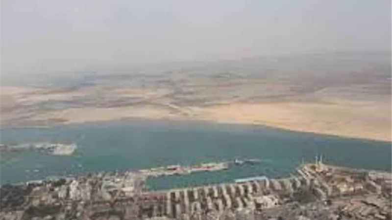 إغلاق مؤقت لموانئ المنطقة الاقتصادية بالسويس بسبب سوء الأحوال الجوية