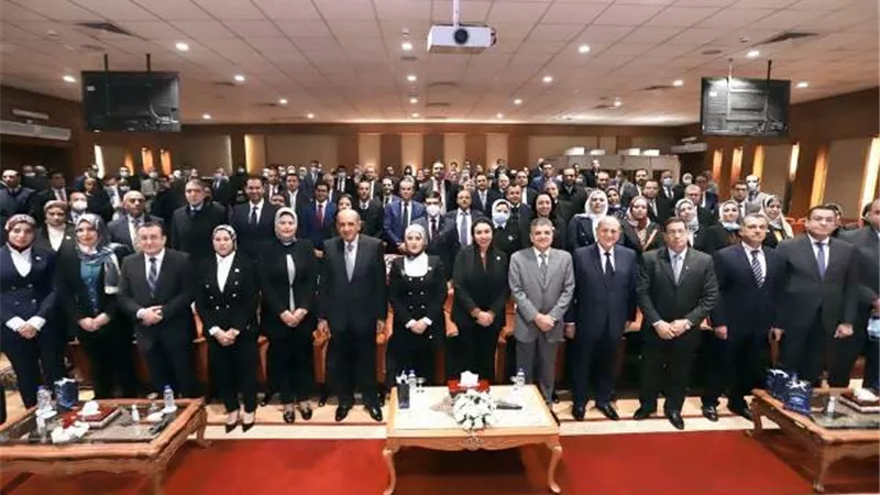 في زيارة تاريخية.. وفد مجلس الدولة يطلع على المشروعات القومية بهيئة قناة السويس