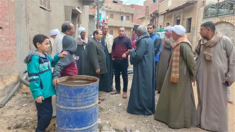 معاون المحافظ يتفقد مشروعات المبادرة الرئاسية بقرى دلاص وطنسا الملق ببنى سويف