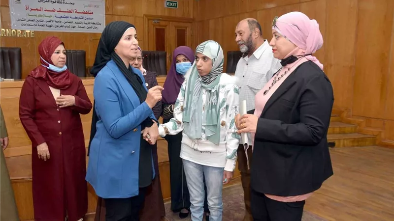 سكرتير عام مساعد الاقصر تشارك فى ختام حملة منااهضة العنف ضد المرأة
