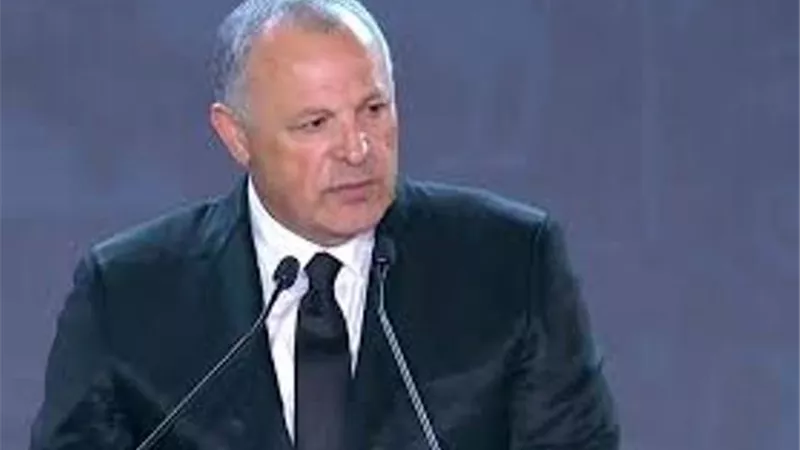 أبوريده يحضر مران الأهلى بالدوحة لدعم الفريق فى السوبر الأفريقى