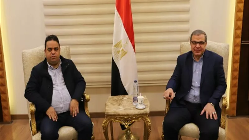 سعفان يودع وزير العمل الليبي في ختام زيارته لمصر