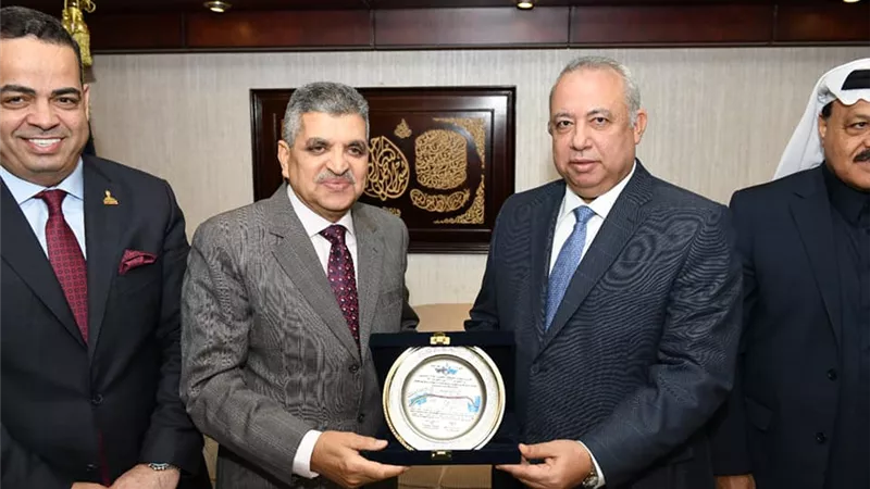 رئيس هيئة قناة السويس يستقبل وفد لجنة الإسكان والإدارة المحلية والنقل بمجلس الشيوخ