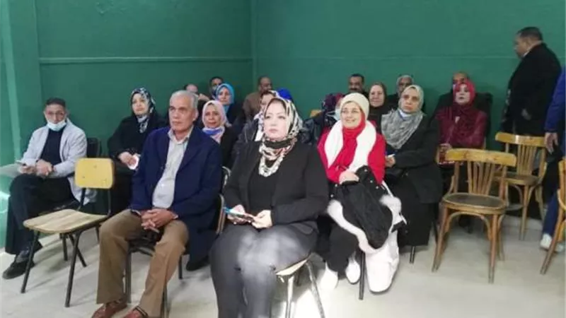 الادارات التعليمية بالقاهرة تشارك فى مبادرة القيم واحترام الآخر.. بالصور