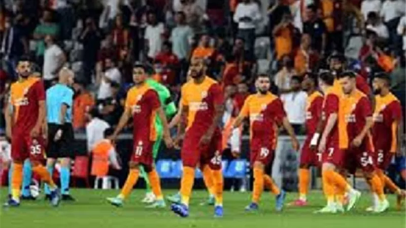 مصطفى محمد يقود هجوم جالاتا سراى أمام آضنة سبور