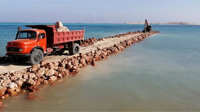 وزير الري في مطروح غدا لوضع حجر الاساس للمرحلة الثانية لمشروع حماية الشواطئ