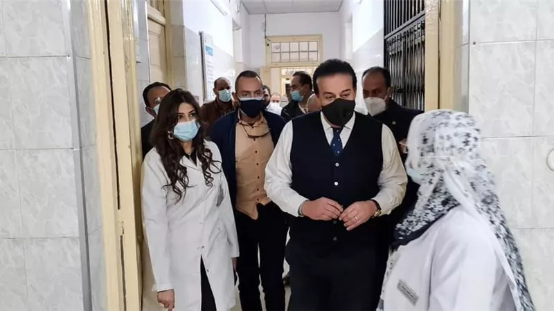 عبدالغفار يعلن بروتوكول تعاون مع جامعة أسيوط لإجراء العمليات الكبرى