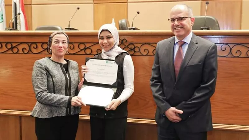 وزيرة البيئة تكرم طالبات الجامعة الألمانية لتطوير قرية الغرقانة بمحمية نبق