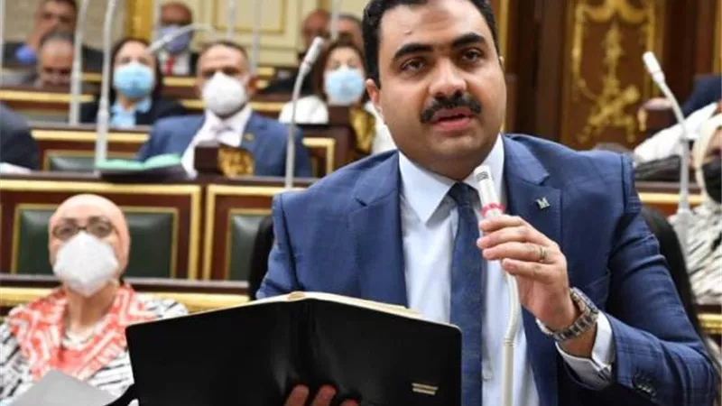بسبب عمال 