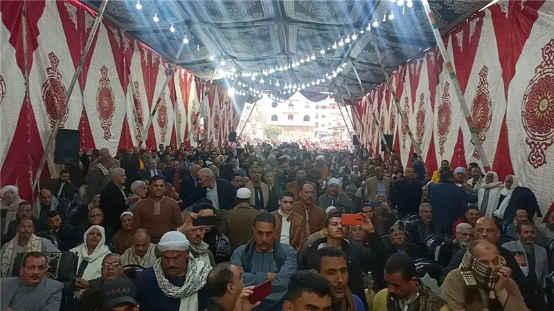 الصلح خير بين الصعايدة والأخارسة في الإسماعيلية .صور