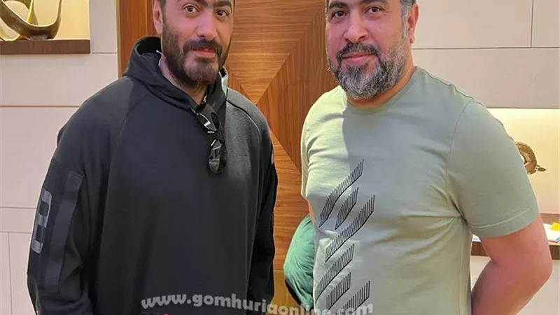 تامر حسني يصل دبي استعدادًا لإحياء حفل 