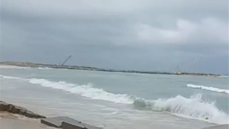 بلوكات خرسانيه لانقاذ شاطئ سيدي بشر بالإسكندرية