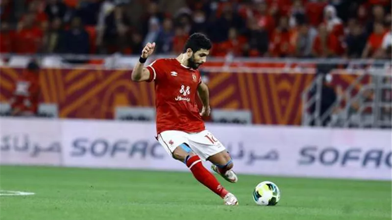 أيمن أشرف: لاعبو الأهلي ظهر عليهم التوتر.. ولكن الخبرات حسمت اللقب