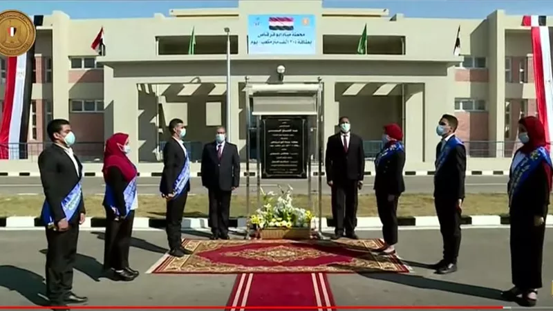 محافظ المنيا : الرئيس السيسى افتتح 7 مشروعات جديدة فى مجال مياه الشرب والصحة بالمنيا