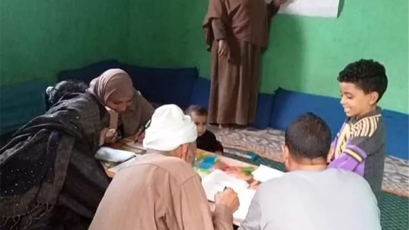 الشباب والرياضة تواصل متابعة فصول محو الأمية بمحافظة الإسماعيلية