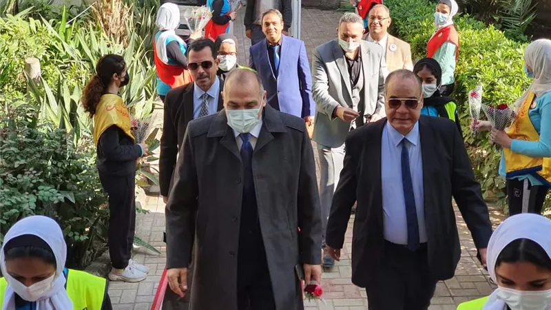 مدير تعليم القاهرة يشارك فى حفل ختام مسابقة أوائل الطلبه لإدارة الخليفة والمقطم