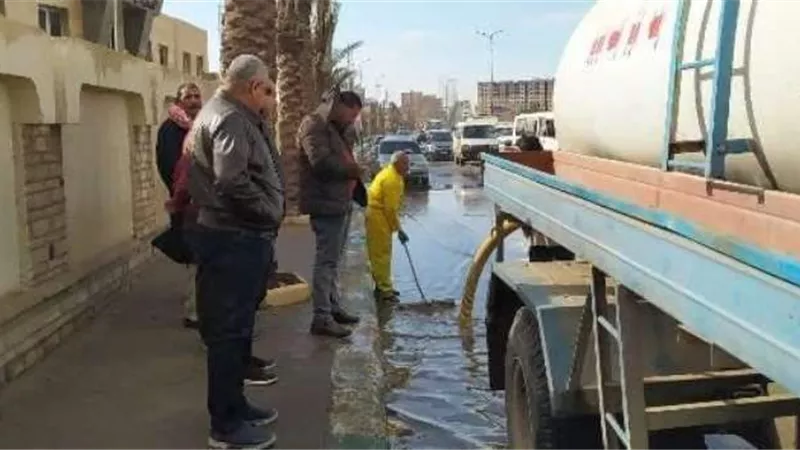 تكثيف اعمال شفط المياه بشوارع وميادين الشرقية