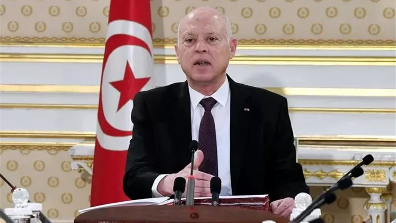 الرئيس التونسي: هناك ما يُدبر في البلاد من مؤامرات تصل إلى حد الاغتيال