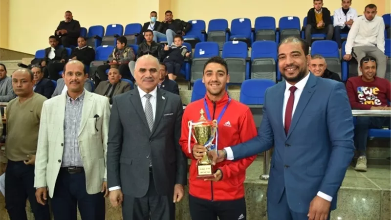 جامعة سوهاج تحصد كأس بطولة الجامعات للكرة الخماسية بالاقصر