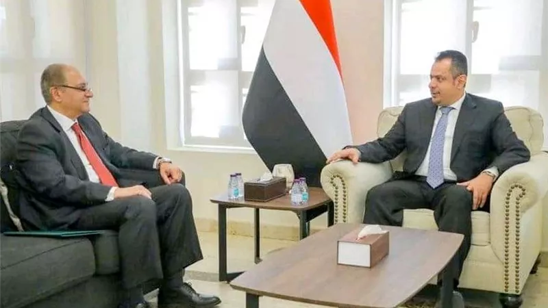 السفير المصرى بصنعاء يؤكد لرئيس الوزراء اليمني دعم مصر للحكومة الشرعية