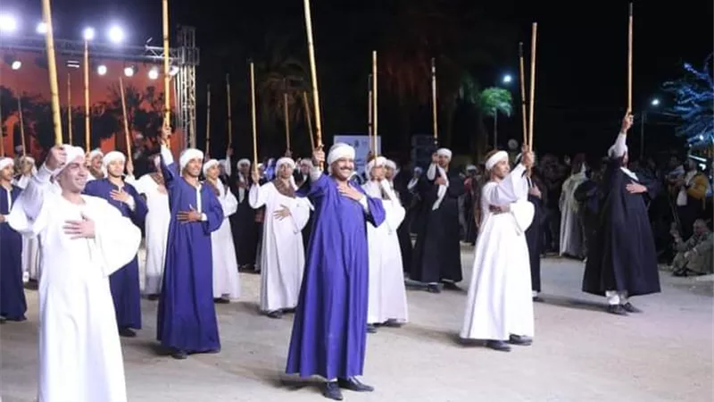 وزيرة الثقافة ونائب محافظ الأقصر يفتتحان مهرجان التحطيب بالقرنة الجديدة