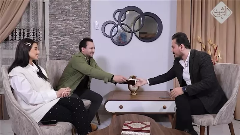 نزار الفارس يحرج زوج منة عرفة