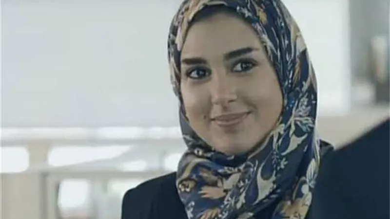 ياسمين صبرى تثير الجدل بالحجاب.. صور