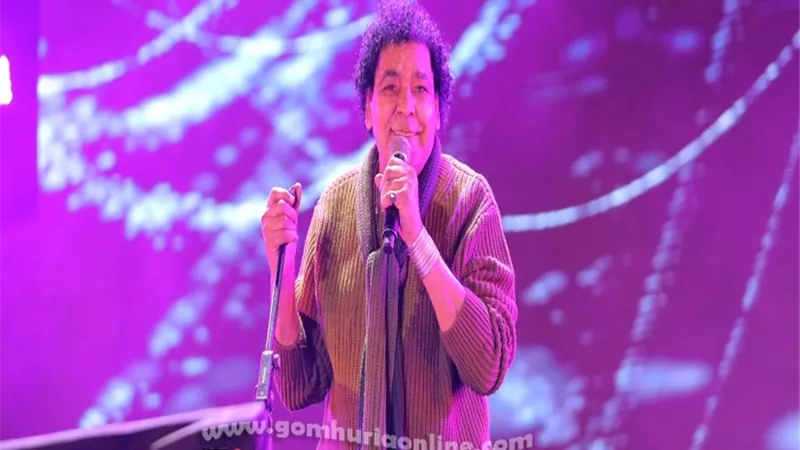 بحضور أكرم حسني.. محمد منير يتألق فى حفل الكريسماس
