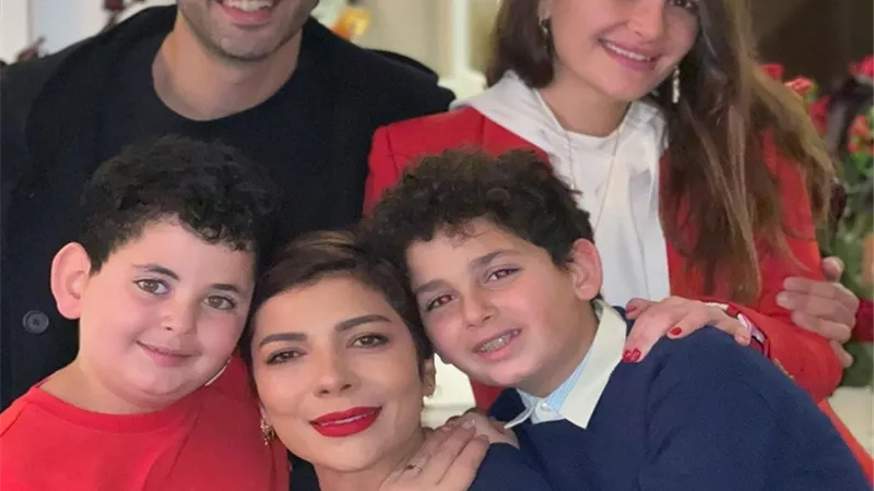 أصالة تحتفل بالكريسماس برفقة أبنائها وخطيب شام.. صور