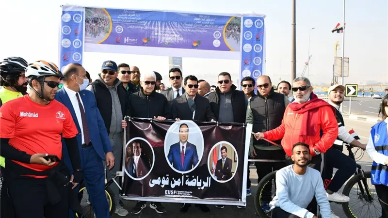 وزير الشباب والرياضة يطلق ماراثون للدراجات الهوائية