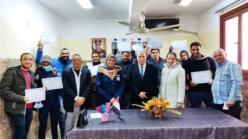 سعفان يتابع مراكز التدريب المهني بالمحافظات.. وتخريج 11 متدربا بالإسكندرية