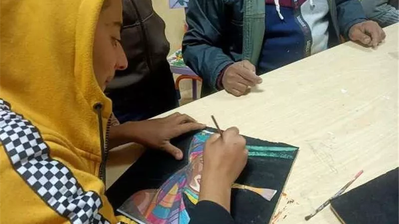 الرسم على القطيفة بورشة عمل حرفية بمركز شباب المسلمية فى الزقازيق.. بالصور