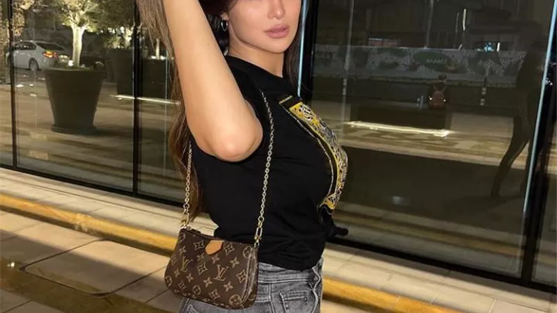 بالكاجوال .. هدى الأتربى تتألق عبر إنستجرام