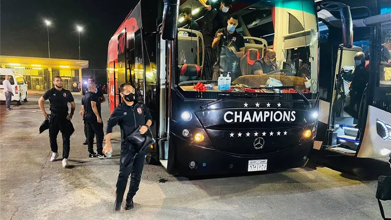 الأهلى يتوجه لملعب السلام لمواجهة فيوتشربالدورى.. شاهد