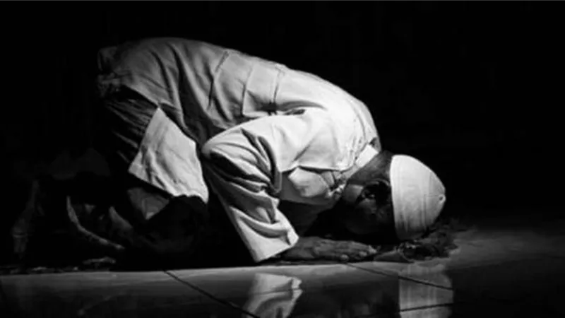 خطأ شائع.. هل قيام الليل يعوض الصلاة الفائتة؟