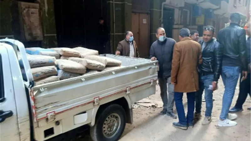 حملة لازالة البناء المخالف بقيادة رئيس حى غرب شبرا الخيمة