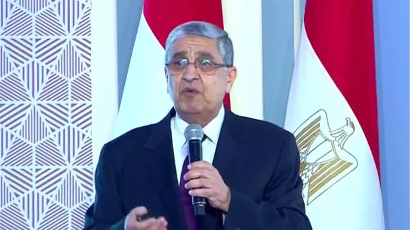 وزير الكهرباء يستعرض إنجازات القطاع خلال 7 سنوات