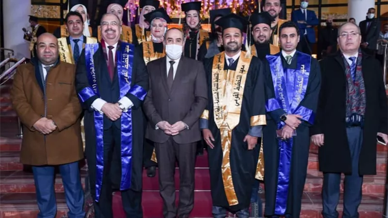 وزير الطيران يشارك فى احتفالية تخريج دفعة جديدة من برنامجى الماجستير 