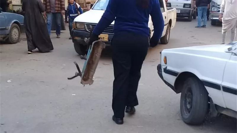 رفع اشغالات الباعة الجائلين وتحرير محاضر للمخالفين بشوارع أسيوط ..صور